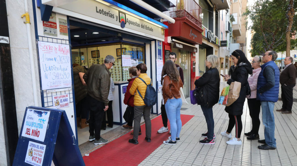 Compra de Lotería de Navidad.